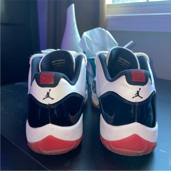 Nike Air Jordan 11 Retro Low Concord Bred - Picture 4 of 6